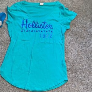Hollister t shirt